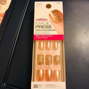 New neutral gel manicure